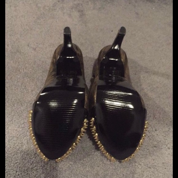 Black and Gold Heels - Picture 3 of 3